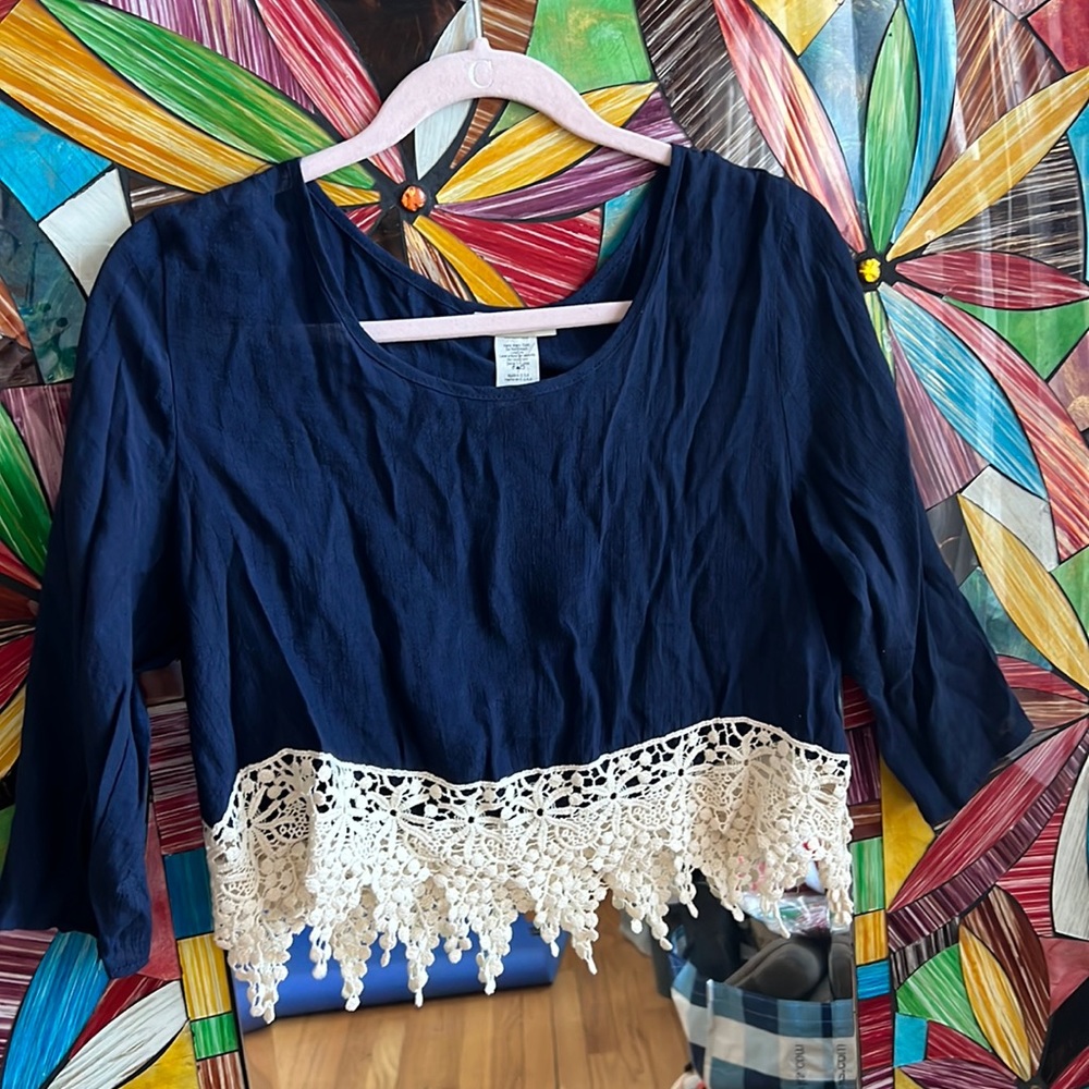 Blue 3/4 sleeve crop top with crochet detailing ✨